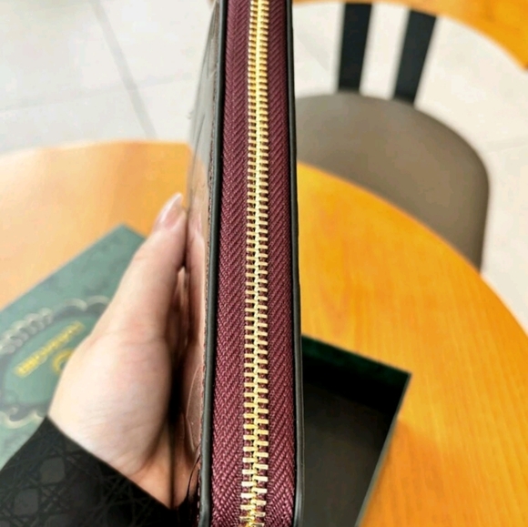 Vintage Embossed Floral Long Wallet For  Elegant Leather Carved Flower - Picture 5 of 6